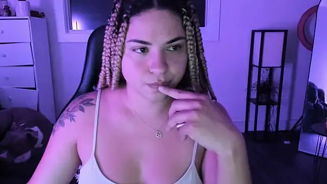 MelSaunders online show from October 28, 4:05 am