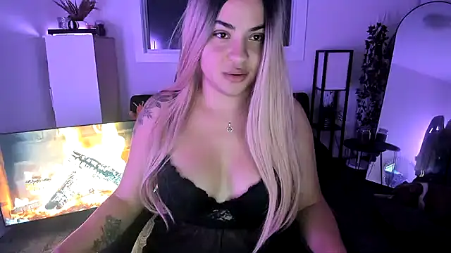 MelSaunders online show from November 7, 3:50 am