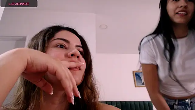 Snapshot of AlexaMysticz chatting on February 4, 6:06 pm AlexaMysticz online show from February 4, 6:06 pm