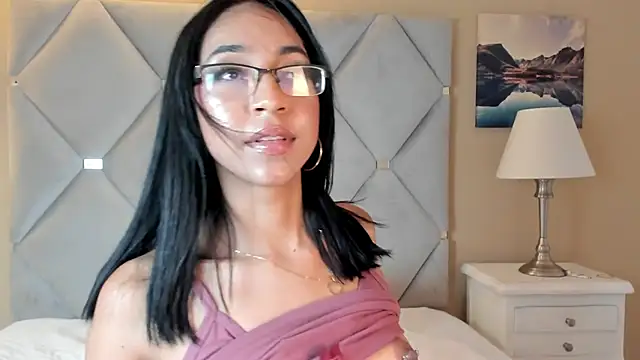 AbrilBrent online show from March 8, 7:27 am