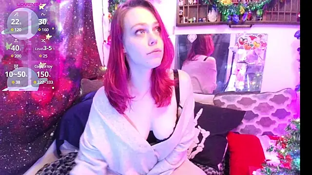 EverlyEster online show from December 15, 11:23 am