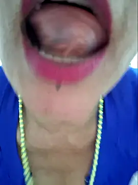 gatadeojosclaros online show from April 17, 1:41 am