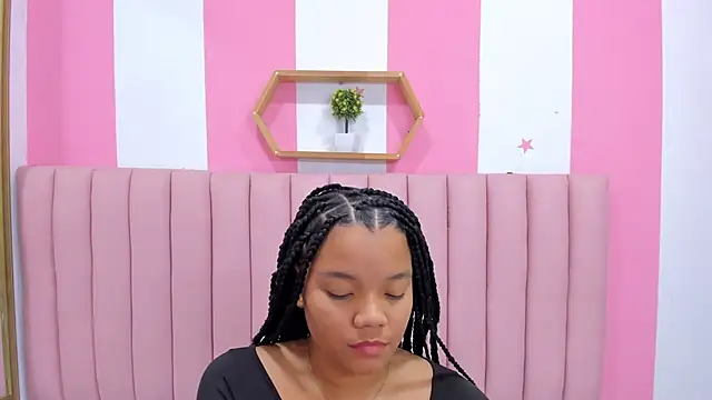 ISABELLA 020 online show from February 12, 12:12 pm