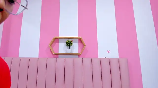 ISABELLA 020 online show from March 4, 12:01 pm