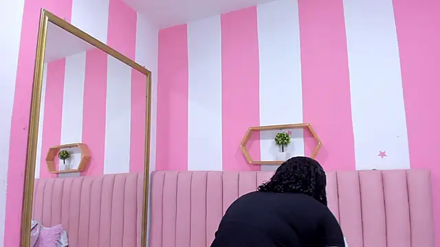 ISABELLA 020 online show from March 22, 11:53 am