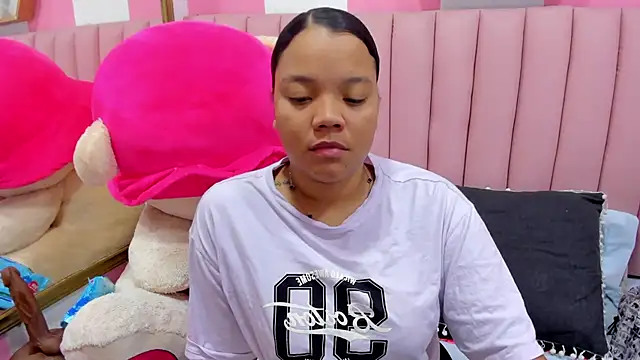 ISABELLA 020 online show from September 9, 1:21 pm