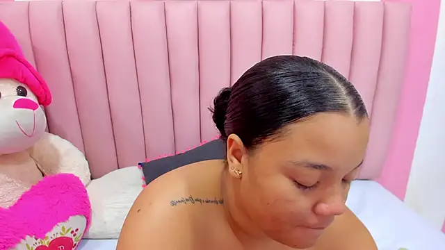 ISABELLA 020 online show from September 16, 1:01 pm