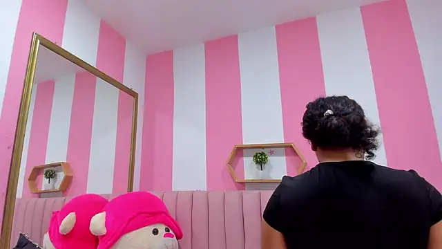 ISABELLA 020 online show from October 1, 12:44 pm