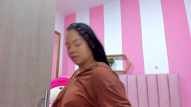 ISABELLA 020 online show from October 7, 12:24 pm