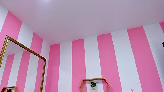 ISABELLA 020 online show from October 31, 1:34 pm