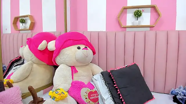 ISABELLA 020 online show from November 11, 1:44 pm