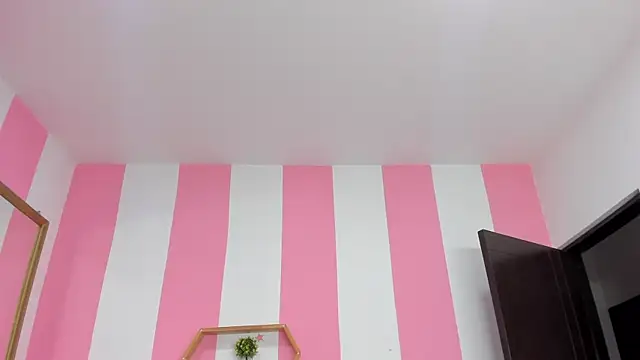 Snapshot of ISABELLA_020 chatting on February 9, 11:58 am ISABELLA 020 online show from February 9, 11:58 am