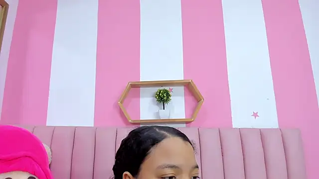 Snapshot of ISABELLA_020 chatting on February 11, 12:43 pm ISABELLA 020 online show from February 11, 12:43 pm