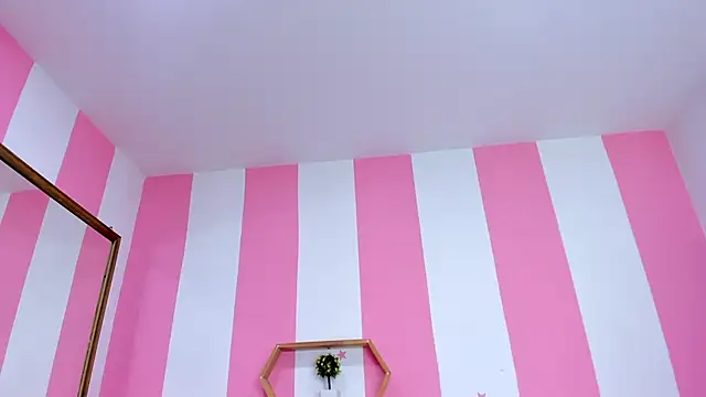 Snapshot of ISABELLA_020 chatting on February 13, 12:34 pm ISABELLA 020 online show from February 13, 12:34 pm