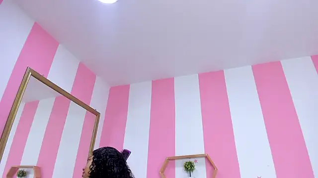 Snapshot of ISABELLA_020 chatting on February 21, 12:50 pm ISABELLA 020 online show from February 21, 12:50 pm