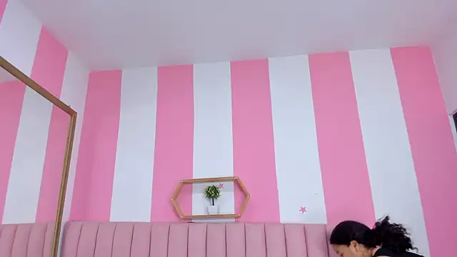 Snapshot of ISABELLA_020 chatting on February 23, 12:35 pm ISABELLA 020 online show from February 23, 12:35 pm