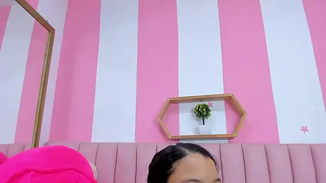 Snapshot of ISABELLA_020 chatting on February 24, 1:53 pm ISABELLA 020 online show from February 24, 1:53 pm