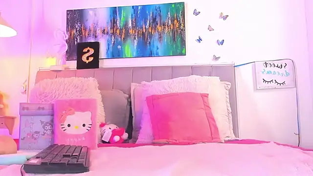 Snapshot of Andrea_flow chatting on December 12, 2:44 pm Andrea flow online show from December 12, 2:44 pm