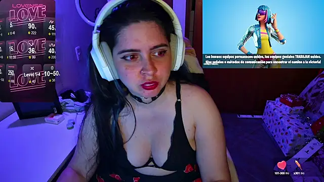 Snapshot of Vallolet_Spencer chatting on December 9, 12:01 am Vallolet Spencer online show from December 9, 12:01 am
