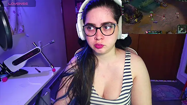 Snapshot of Vallolet_Spencer chatting on February 6, 12:11 am Vallolet Spencer online show from February 6, 12:11 am