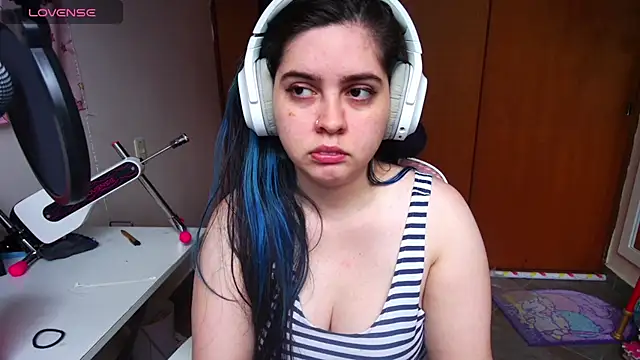 Snapshot of Vallolet_Spencer chatting on February 6, 12:05 pm Vallolet Spencer online show from February 6, 12:05 pm