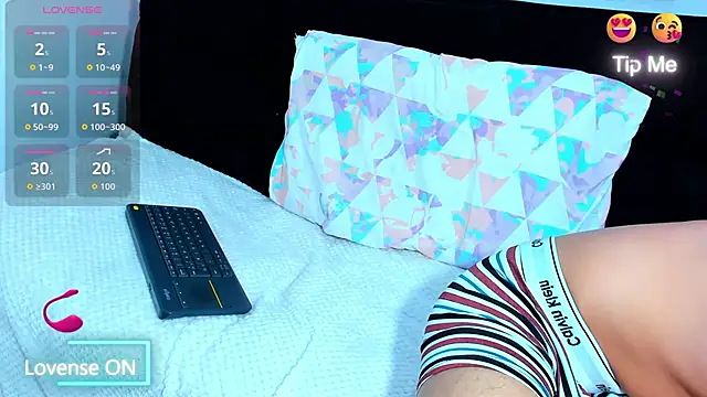 Snapshot of Tristan-bm chatting on May 28, 10:23 am Tristan-bm online show from May 28, 10:23 am