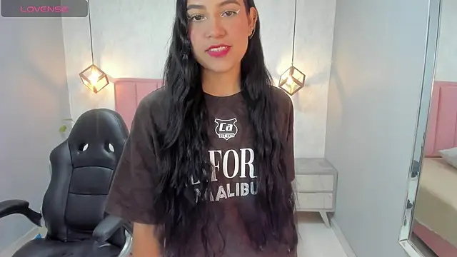 chelsyquinn online show from December 4, 4:22 am