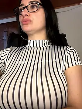 Snapshot of preetypeach chatting on January 11, 9:09 pm preetypeach online show from January 11, 9:09 pm