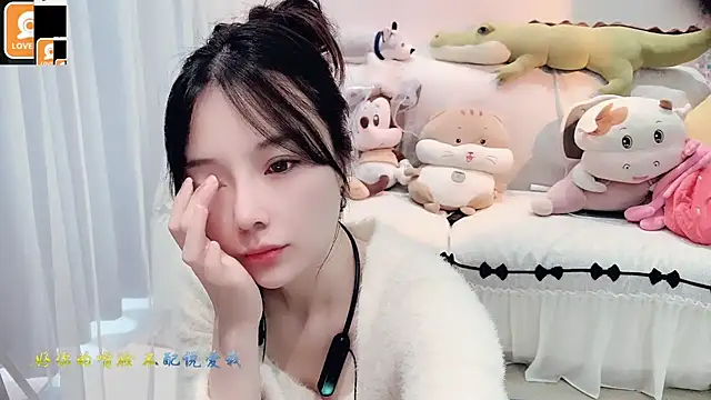 Snapshot of AKiKi711 chatting on October 16, 4:46 am AKiKi711 online show from October 16, 4:46 am