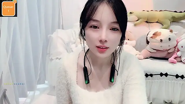 Snapshot of AKiKi711 chatting on October 19, 4:24 am AKiKi711 online show from October 19, 4:24 am