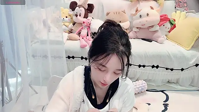 AKiKi711 online show from March 11, 4:51 am