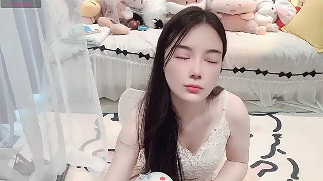 AKiKi711 online show from May 5, 5:04 am