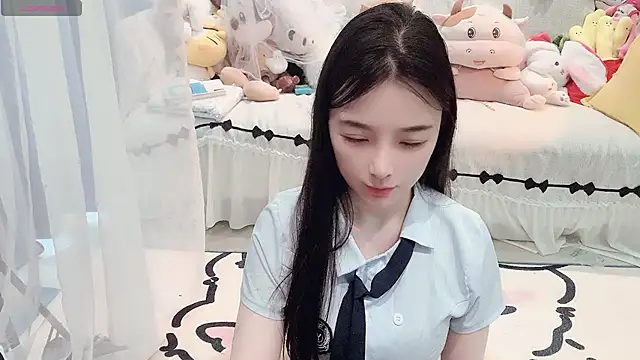 AKiKi711 online show from May 7, 4:29 am
