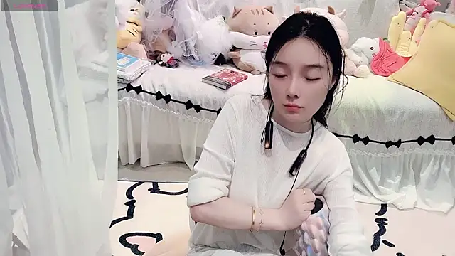 AKiKi711 online show from May 22, 4:56 pm