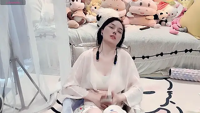 Snapshot of AKiKi711 chatting on July 11, 4:37 am AKiKi711 online show from July 11, 4:37 am