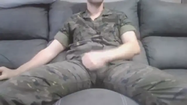 militar guapo online show from January 17, 8:52 am