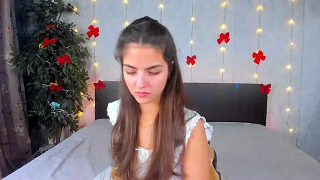 Milana Crystal  online show from December 19, 8:21 am