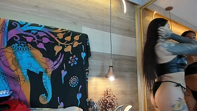 Snapshot of Cori_Paige chatting on November 5, 4:12 am Cori Paige online show from November 5, 4:12 am