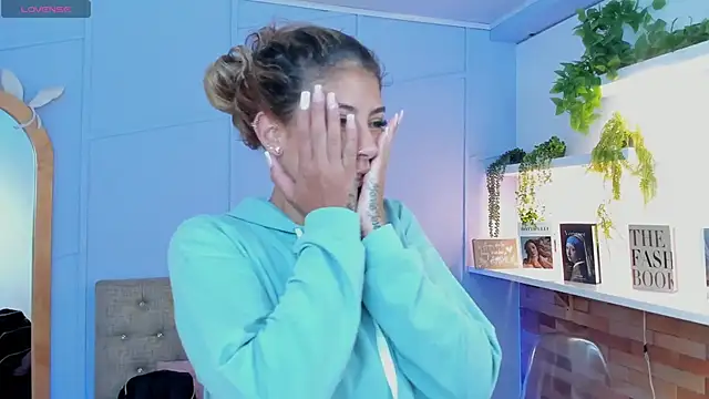 Georgina-coule online show from December 22, 12:05 pm