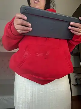 Kylie2211 online show from February 6, 2:44 am