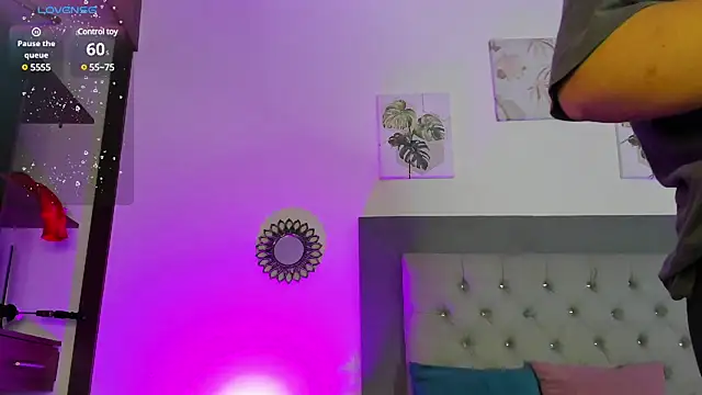 Kylie2211 online show from February 14, 2:07 am