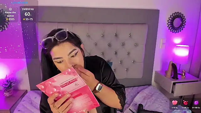 Kylie2211 online show from February 14, 8:10 am