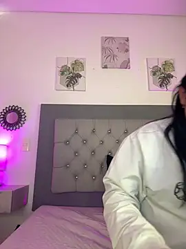 Kylie2211 online show from March 18, 12:14 pm