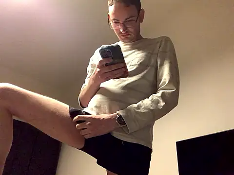 Hebrewhammers42 online show from April 12, 8:03 pm