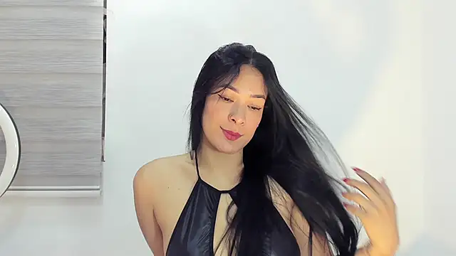 Snapshot of bella_hadid1_ chatting on December 14, 9:52 pm bella hadid1 online show from December 14, 9:52 pm