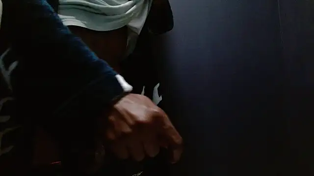 Snapshot of phbbcsham chatting on December 14, 7:03 am phbbcsham online show from December 14, 7:03 am