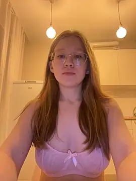 Eva Weyne online show from October 14, 8:20 pm