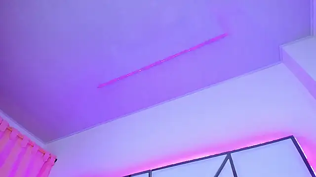 Snapshot of SarayRoyse chatting on January 20, 7:14 pm SarayRoyse online show from January 20, 7:14 pm