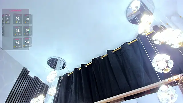 Snapshot of SarayRoyse chatting on October 16, 7:37 pm SarayRoyse online show from October 16, 7:37 pm