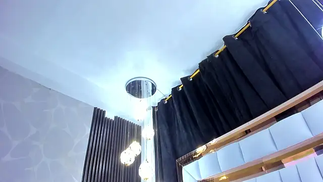 Snapshot of SarayRoyse chatting on December 4, 7:22 pm SarayRoyse online show from December 4, 7:22 pm